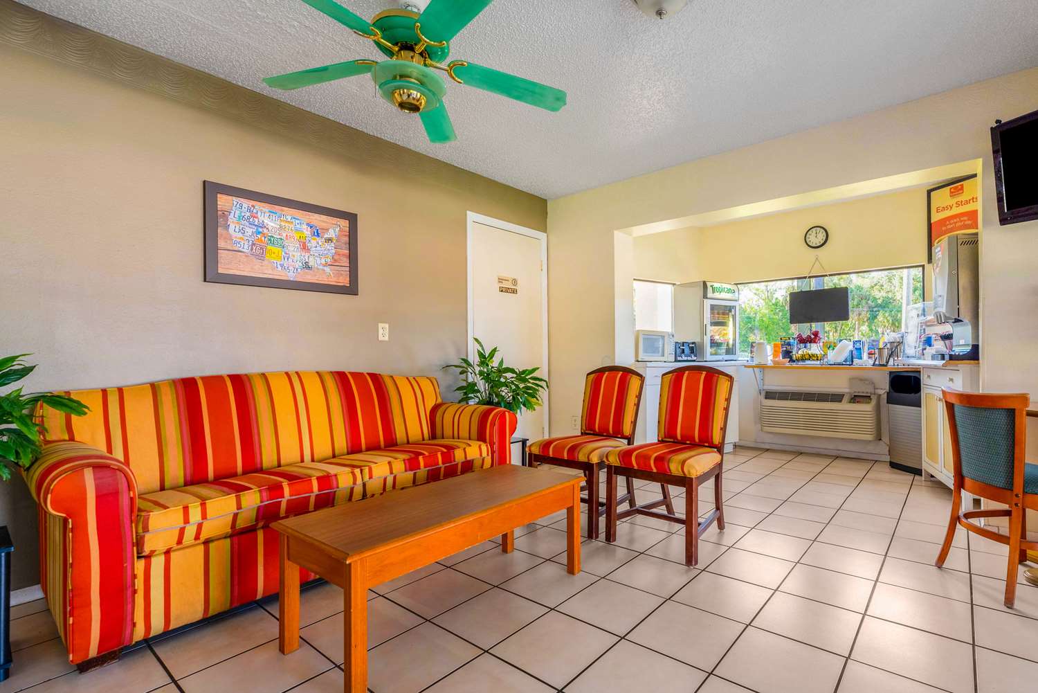 Econo Lodge Crystal River, FL See Discounts