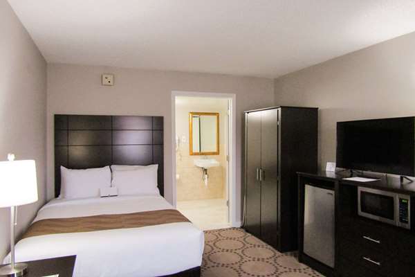  - Quality Inn & Suites by the Lake Kissimmee