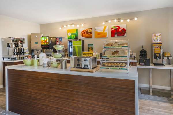 Amenities - Quality Inn & Suites by the Lake Kissimmee