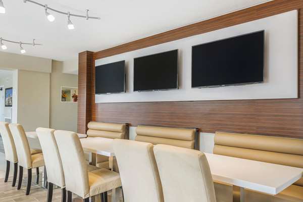 Amenities - Quality Inn & Suites by the Lake Kissimmee