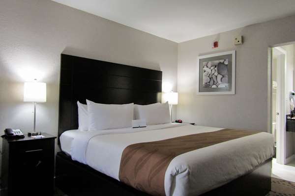  - Quality Inn & Suites by the Lake Kissimmee