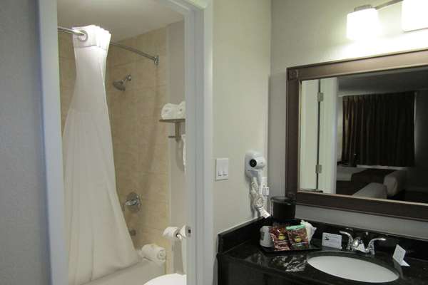  - Quality Inn & Suites by the Lake Kissimmee