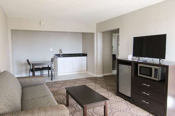 Suite - Quality Inn & Suites by the Lake Kissimmee