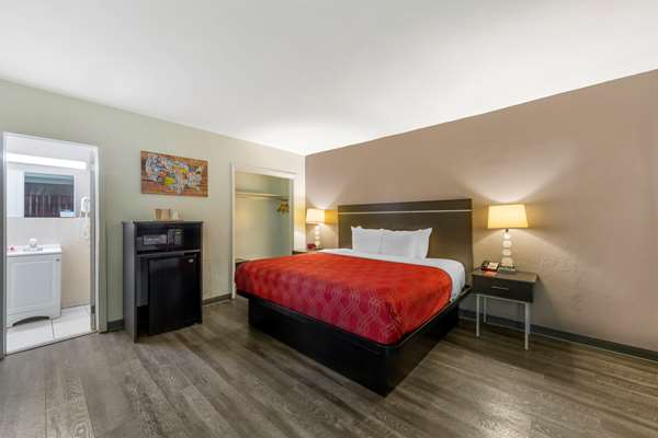  - Econo Lodge Hollywood
