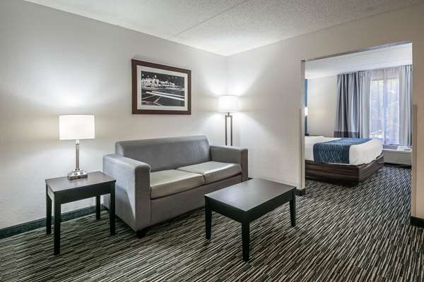 Suite - Comfort Inn West Gainesville - I-75, Exit 384