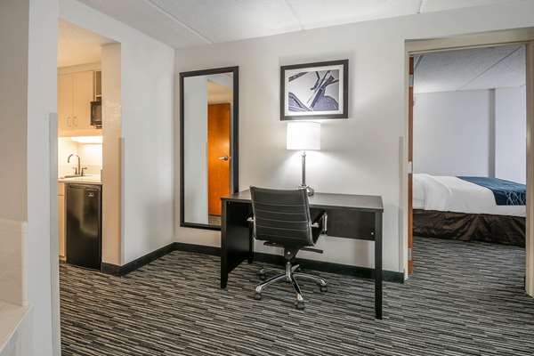 Suite - Comfort Inn West Gainesville - I-75, Exit 384