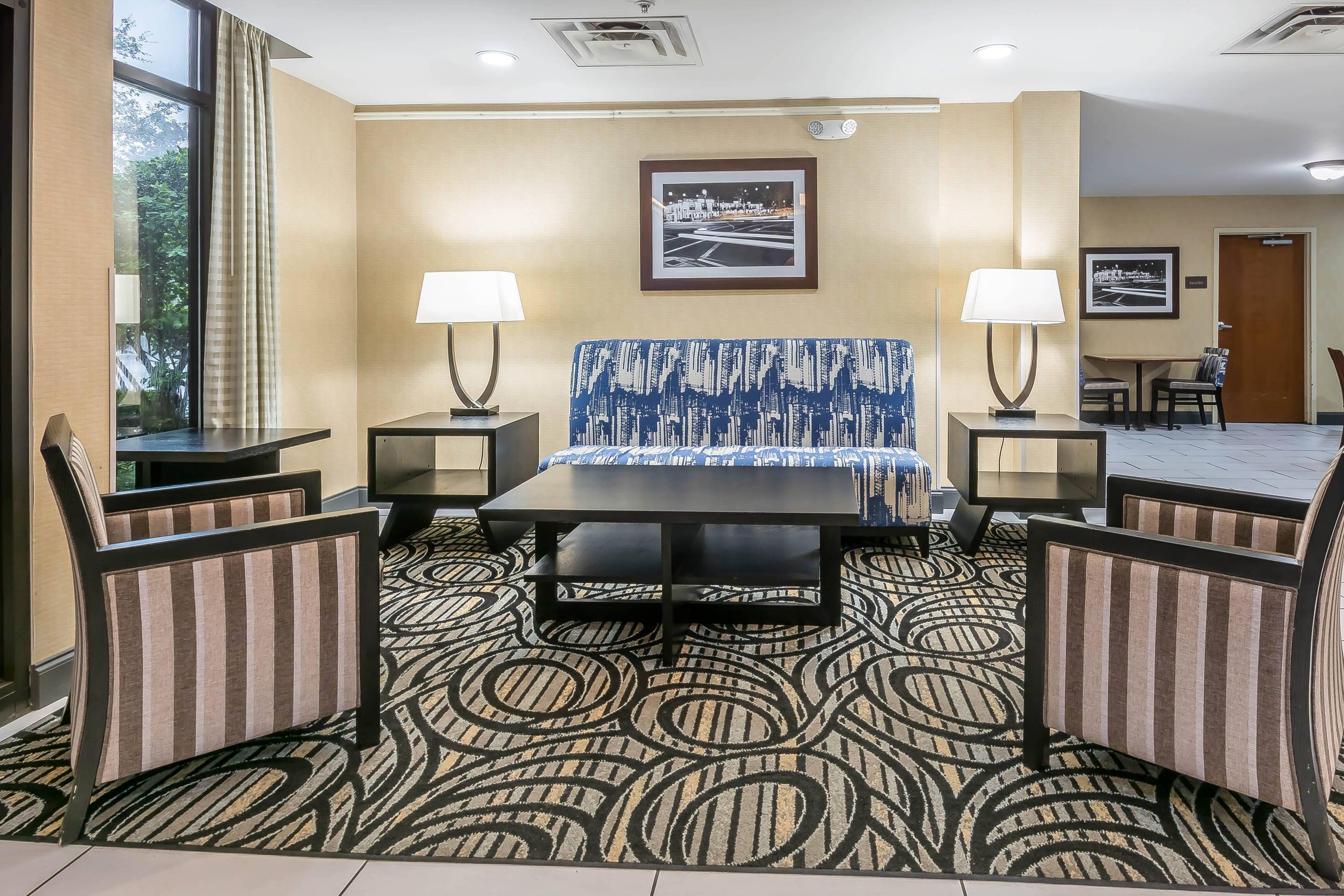 Lobby with sitting area | Comfort Inn University