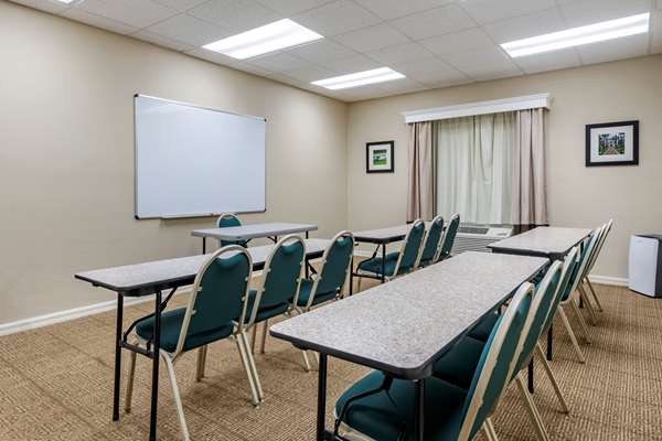  - Comfort Inn Deland - I-4, Exit 114