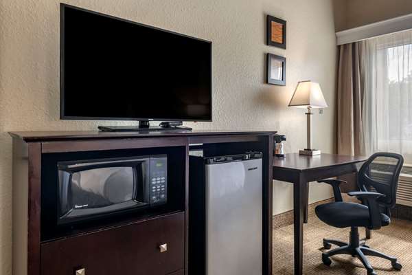  - Comfort Inn Deland - I-4, Exit 114