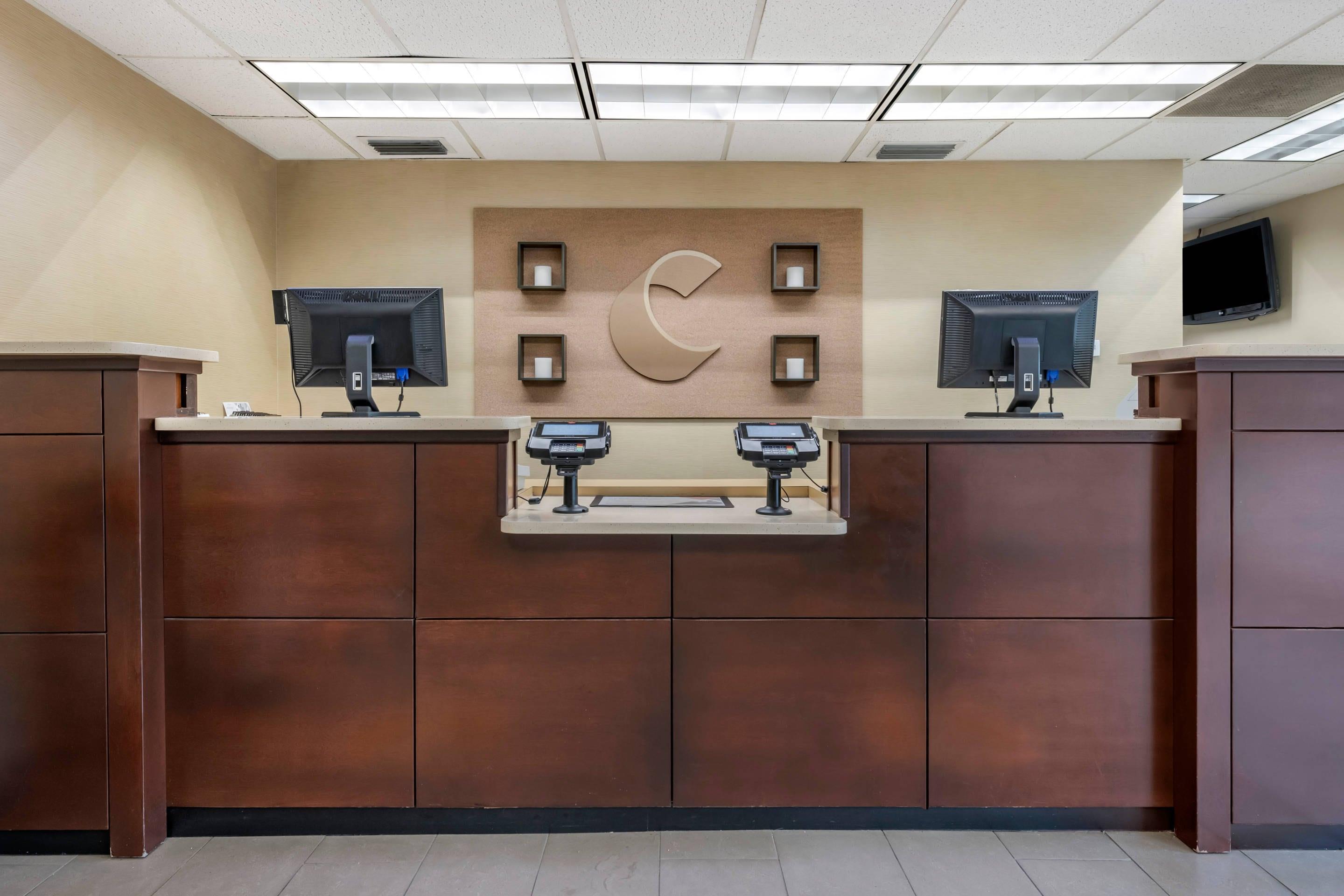Front desk | Comfort Inn & Suites DeLand - near University