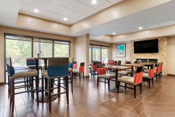 Amenities - Comfort Suites Downtown Tallahassee