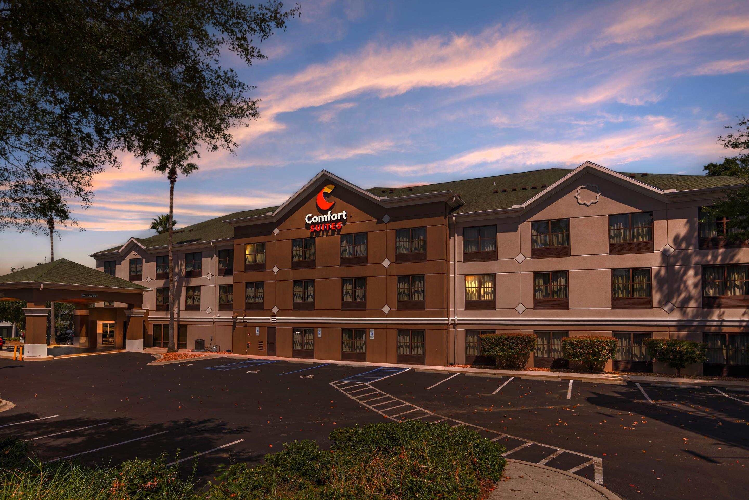 Hotel at night | Comfort Suites Tallahassee Downtown