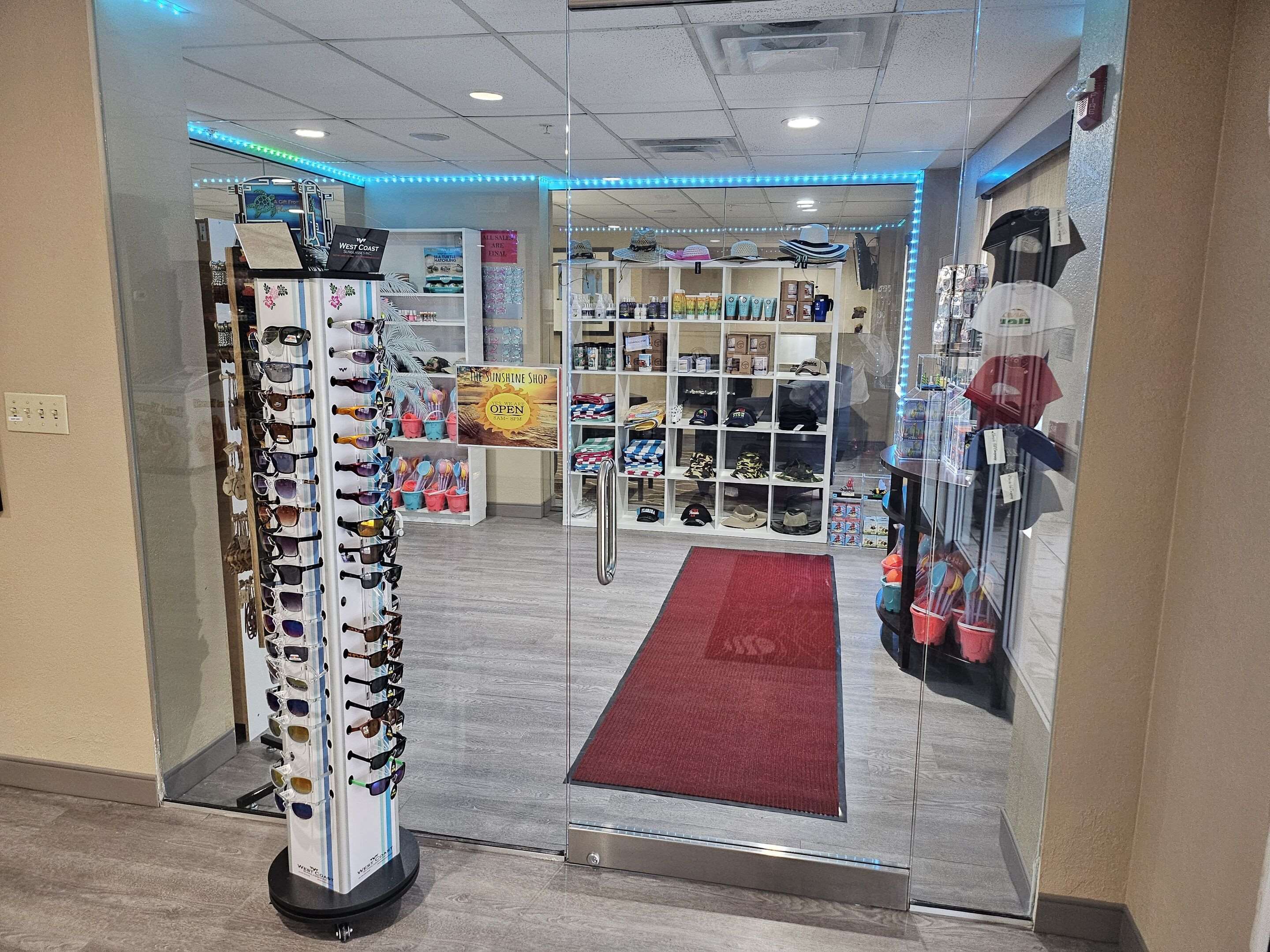 Sunshine shop | Comfort Inn St Petersburg North