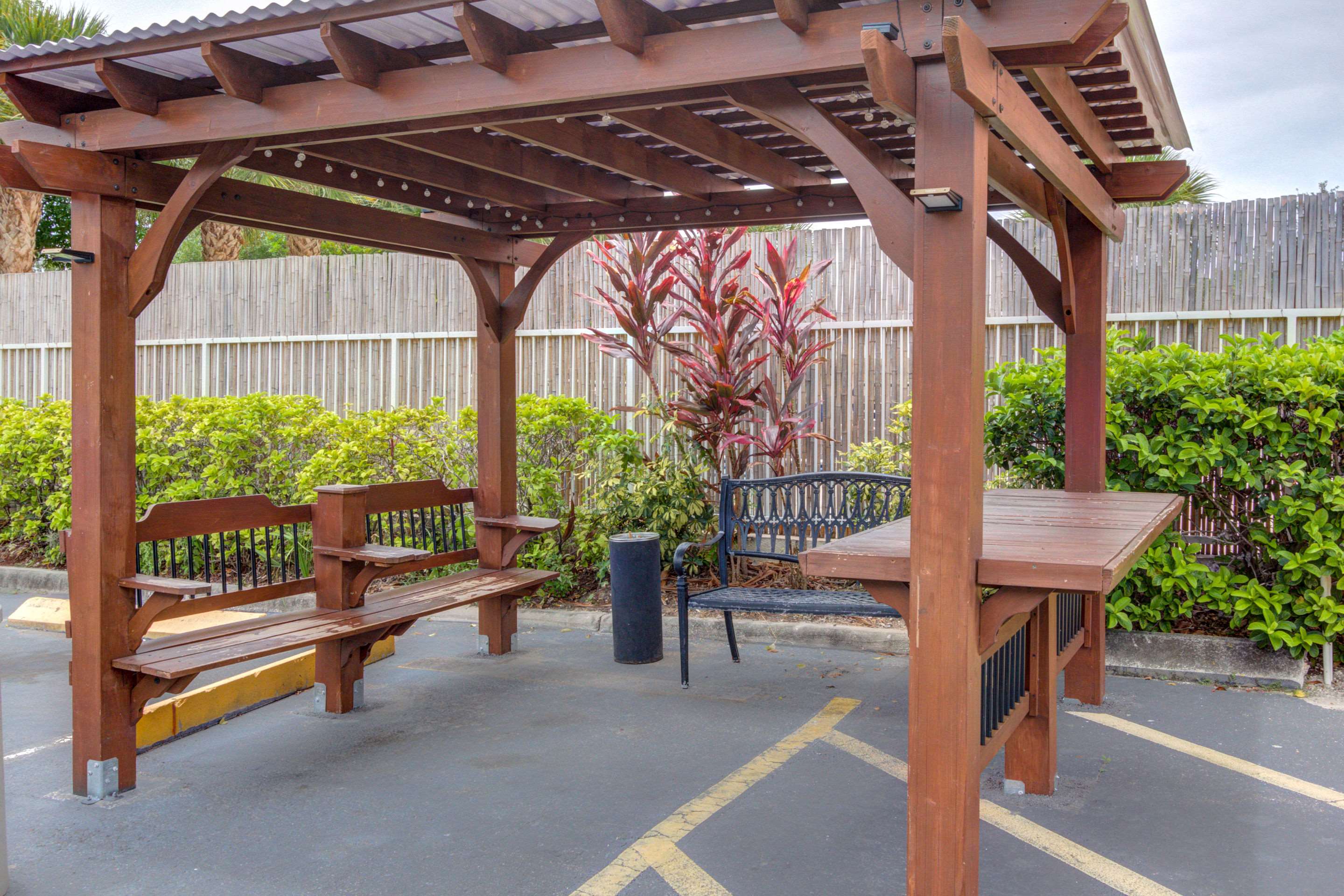 Gazebo | Comfort Inn St Petersburg North