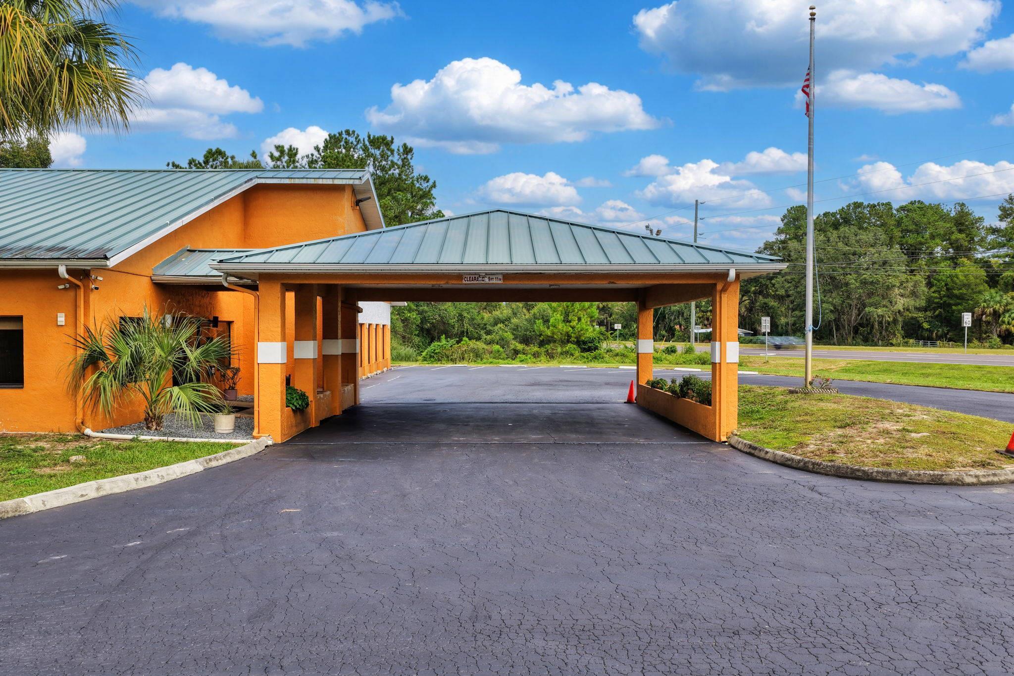 Hotel exterior | Quality Inn Crystal River