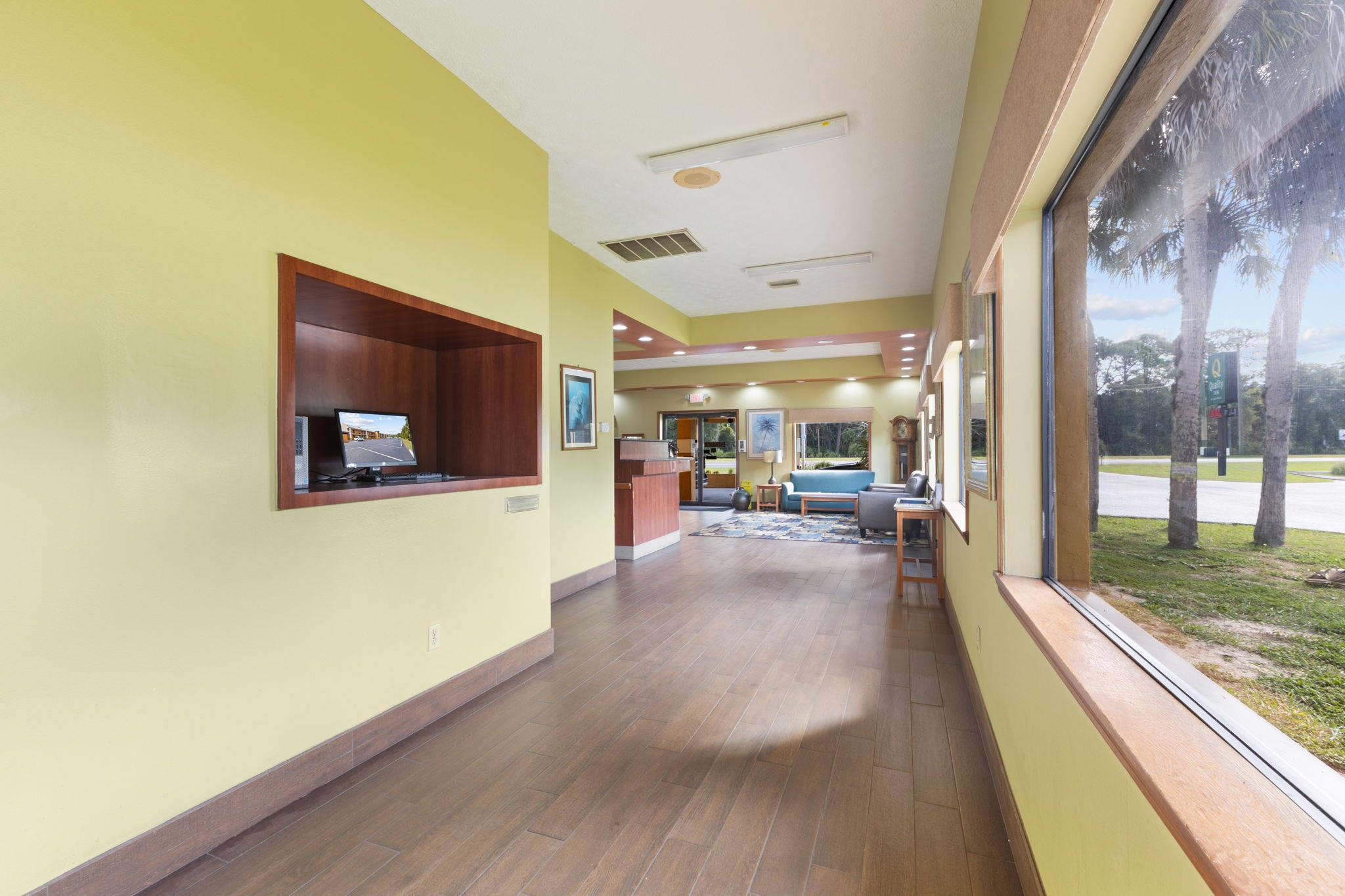 Hotel lobby | Quality Inn Crystal River