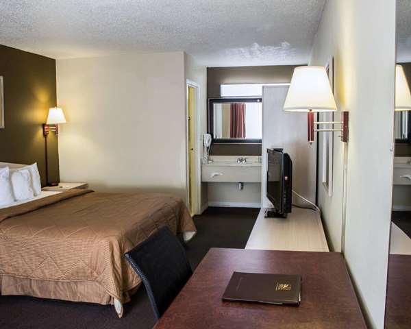 Suite - Quality Inn & Suites St. Augustine Beach