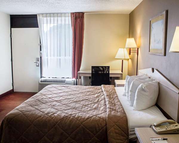 Suite - Quality Inn & Suites St. Augustine Beach