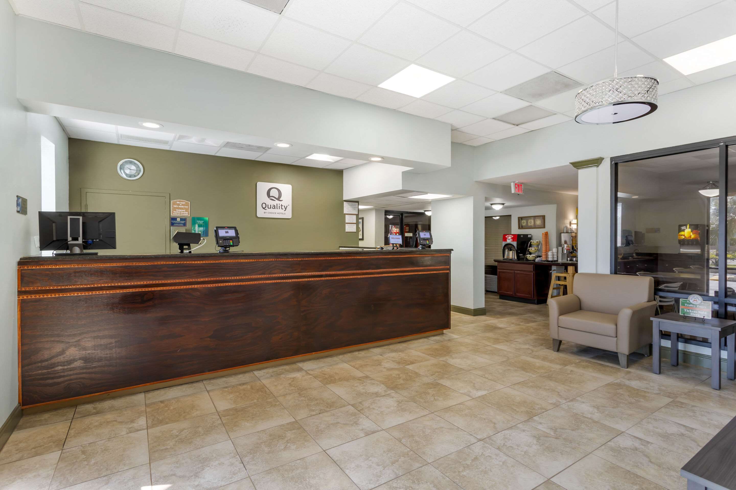Hotel lobby | Quality Inn & Suites St Augustine Beach Area