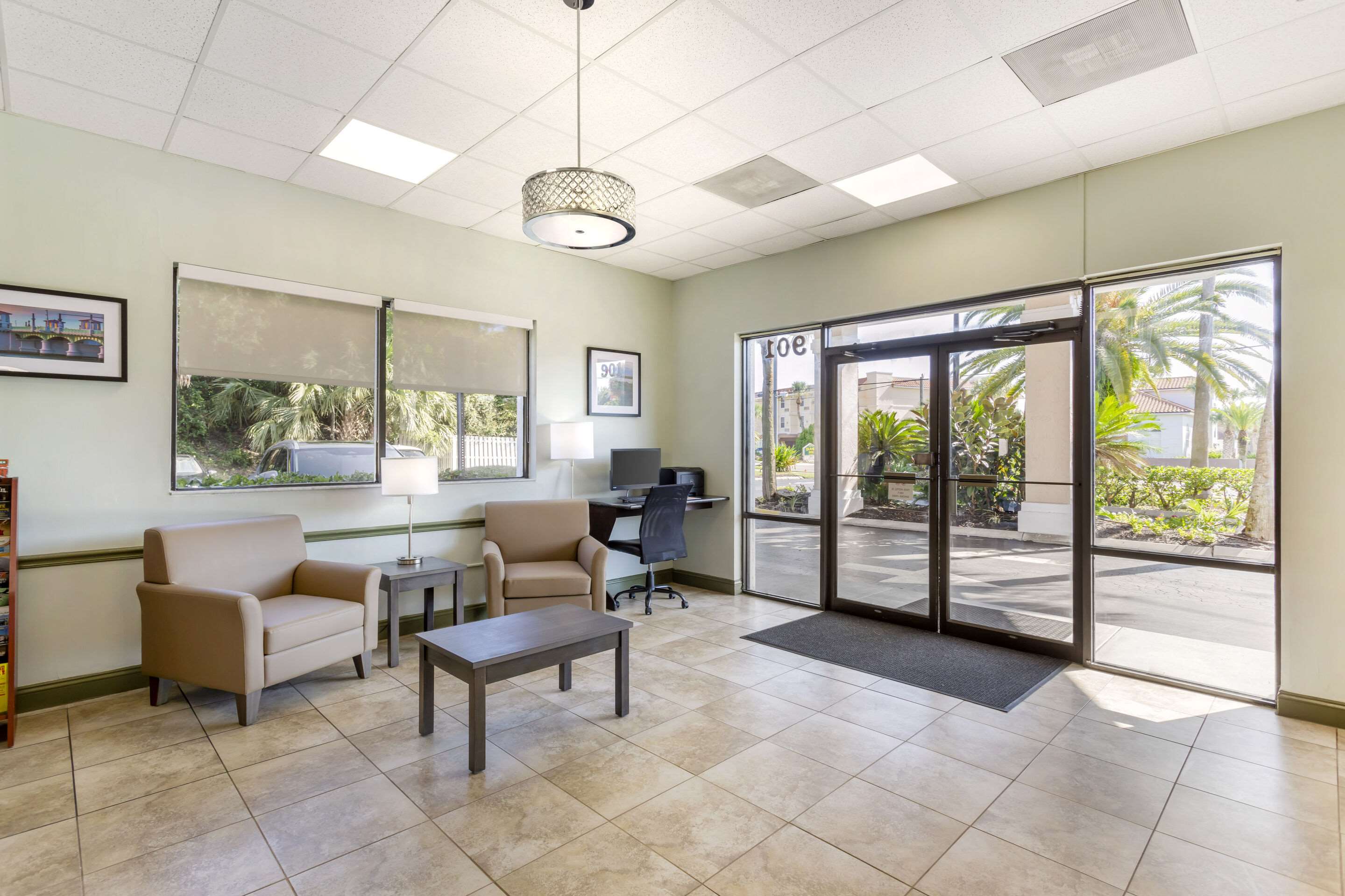 Hotel lobby | Quality Inn & Suites St Augustine Beach Area