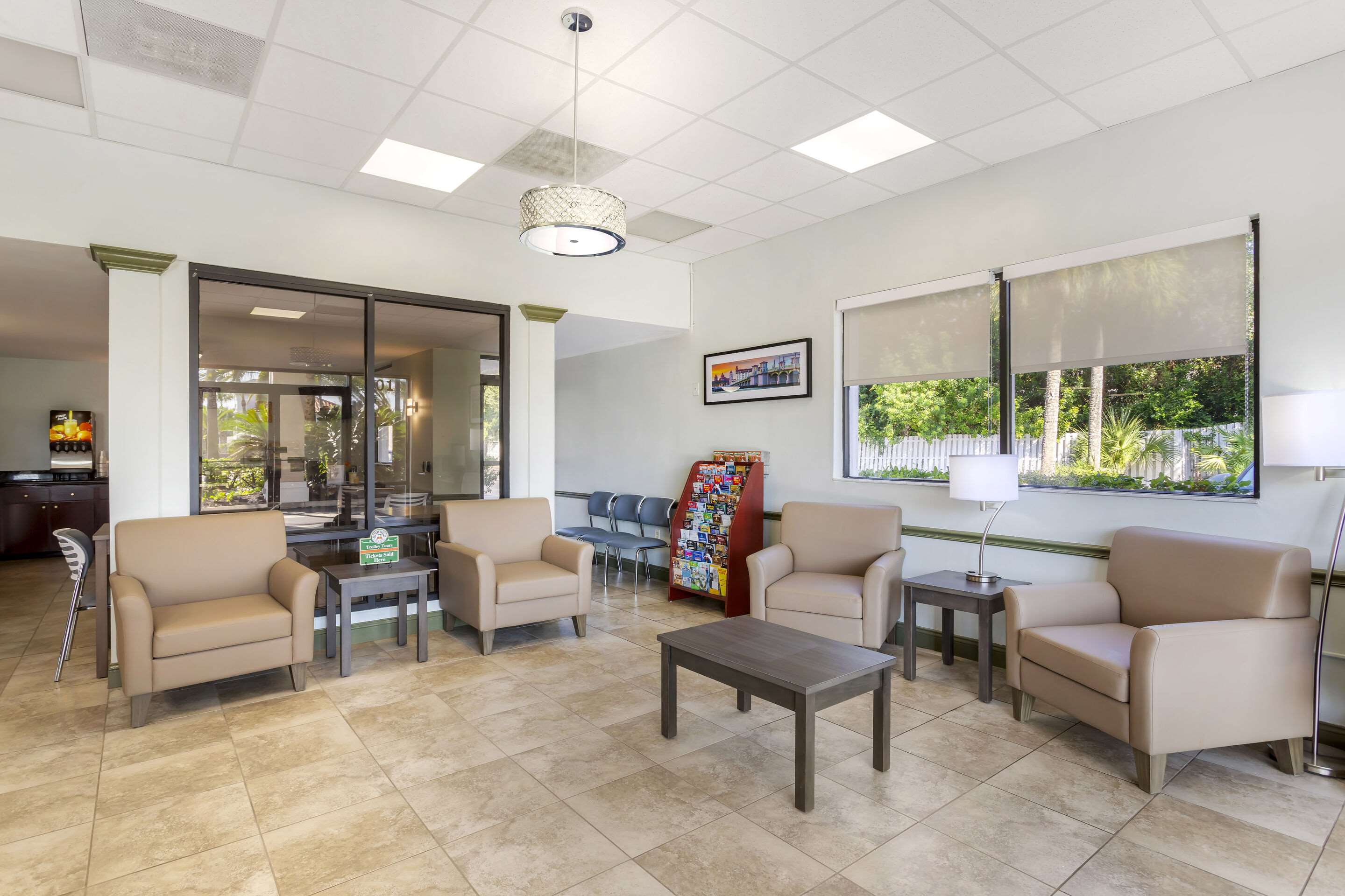 Hotel lobby | Quality Inn & Suites St Augustine Beach Area