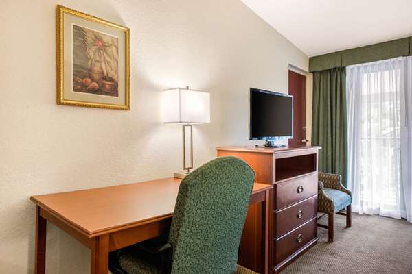  - Quality Inn & Suites Tarpon Springs
