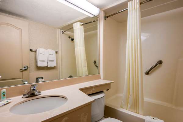  - Quality Inn & Suites Tarpon Springs