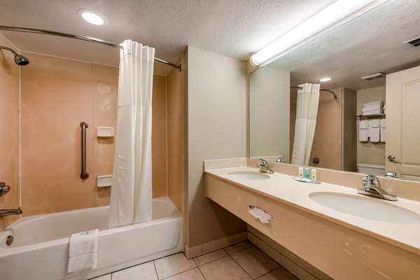  - Quality Inn & Suites Tarpon Springs