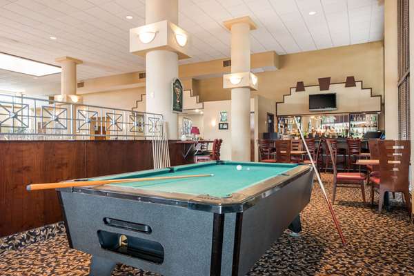 Bar - Quality Inn & Suites Tarpon Springs