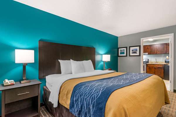 Suite - Comfort Inn Sun City Center - I-75, Exit 240