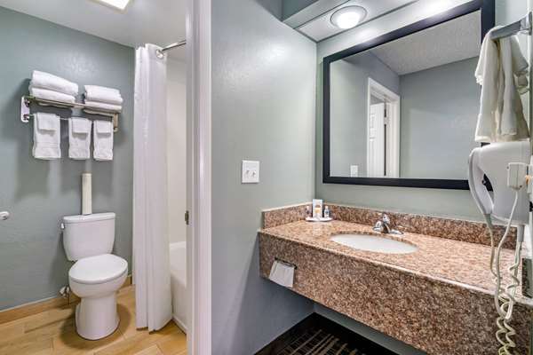 Suite - Comfort Inn Sun City Center - I-75, Exit 240