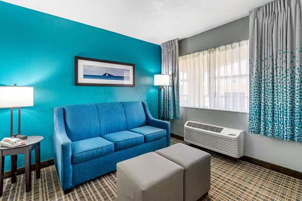 Suite - Comfort Inn Sun City Center - I-75, Exit 240