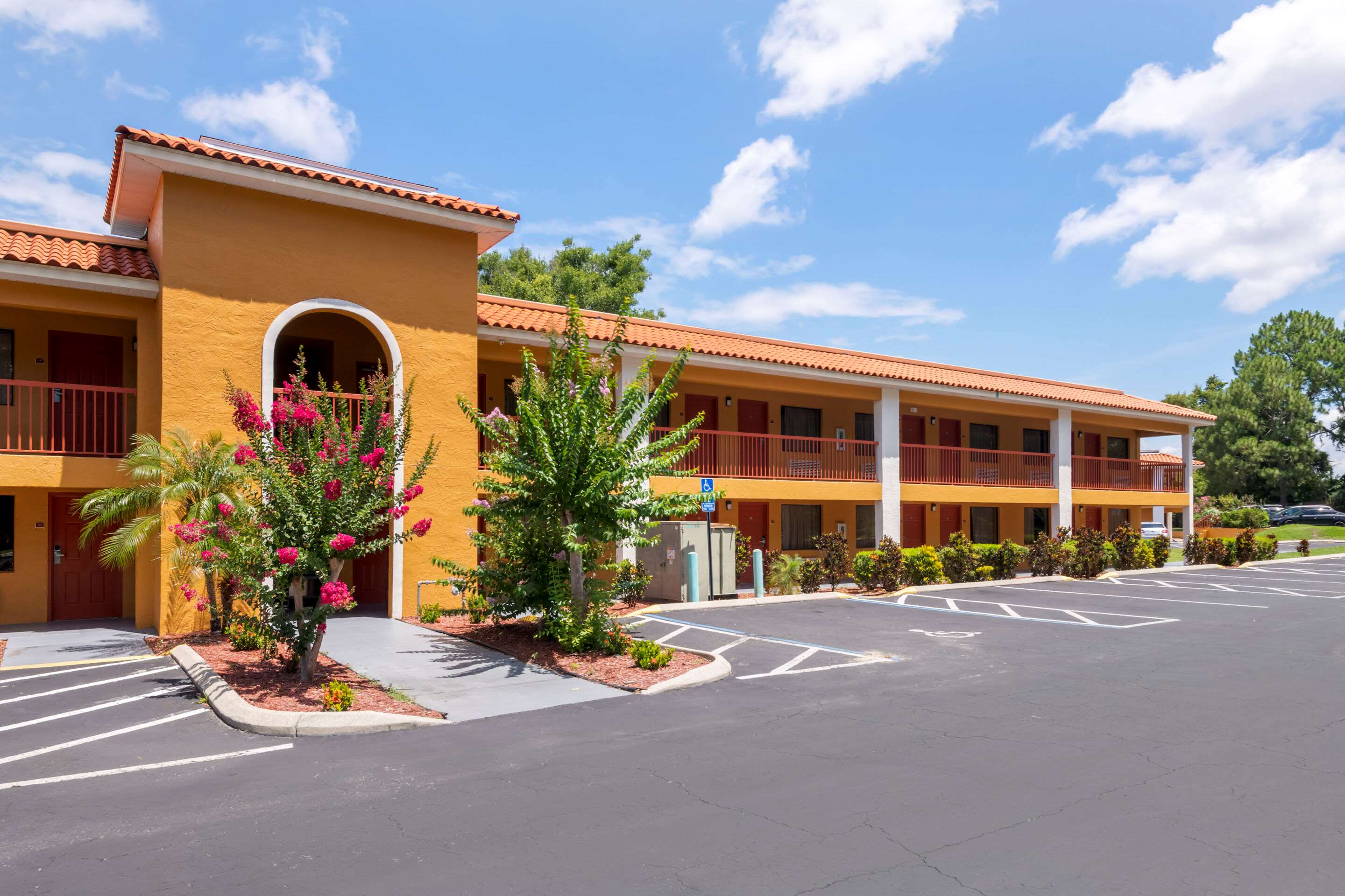 Hotel exterior | Quality Inn & Suites Mt Dora North