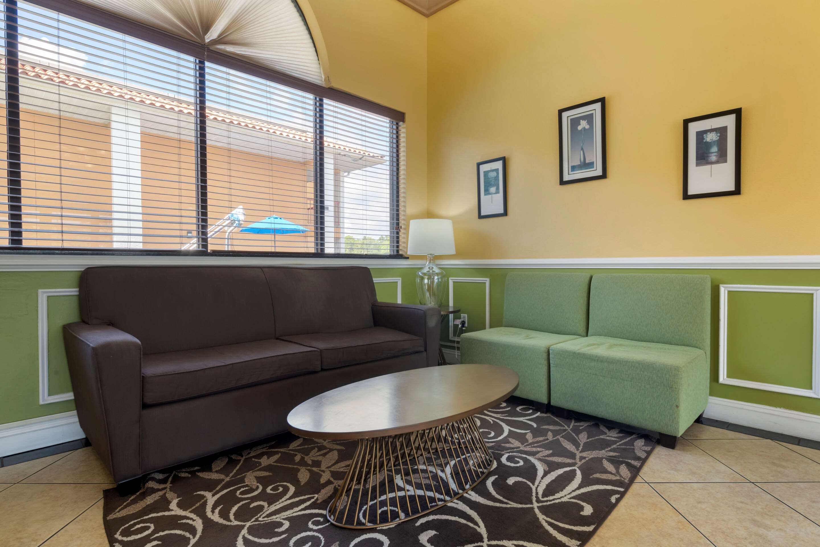 Lobby with sitting area | Quality Inn & Suites Mt Dora North