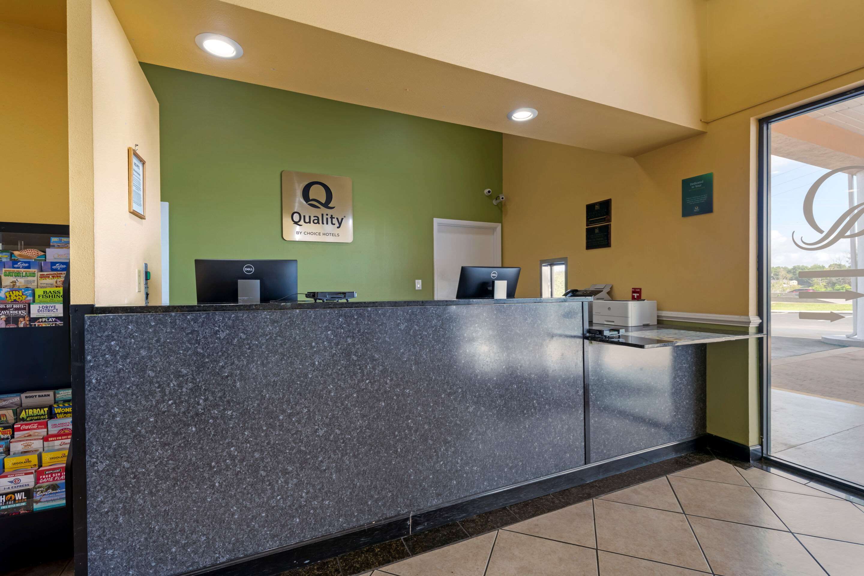 Front desk | Quality Inn & Suites Mt Dora North