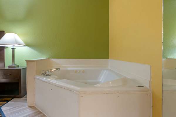 Suite - Quality Inn & Suites Mt Dora