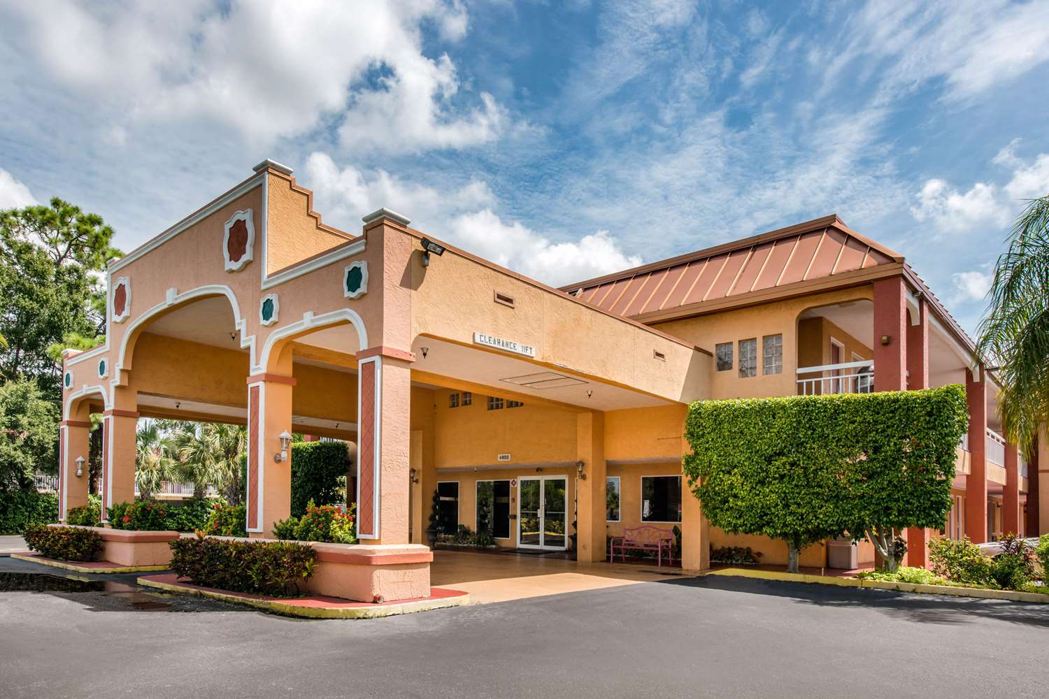 Quality Inn & Suites Airport Sarasota, FL See Discounts