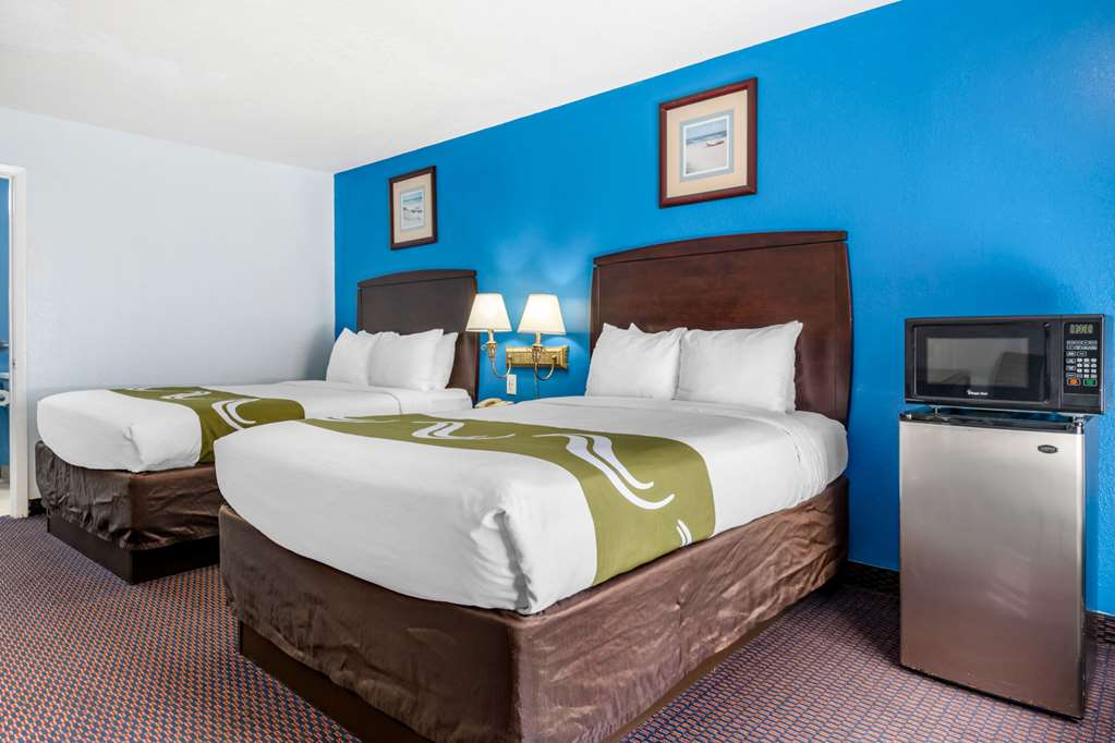 QUALITY INN SARASOTA NORTH NEAR LID-guestroom-Guest Room,On-Site.jpg