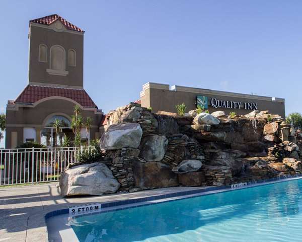 Pool - Quality Inn Kennedy Space Center Titusville - I-95, Exit 215