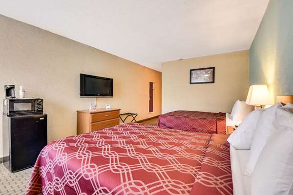  - Econo Lodge Busch Gardens Tampa