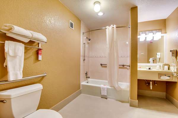  - Econo Lodge Busch Gardens Tampa