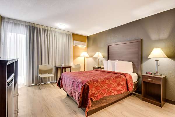  - Econo Lodge Busch Gardens Tampa