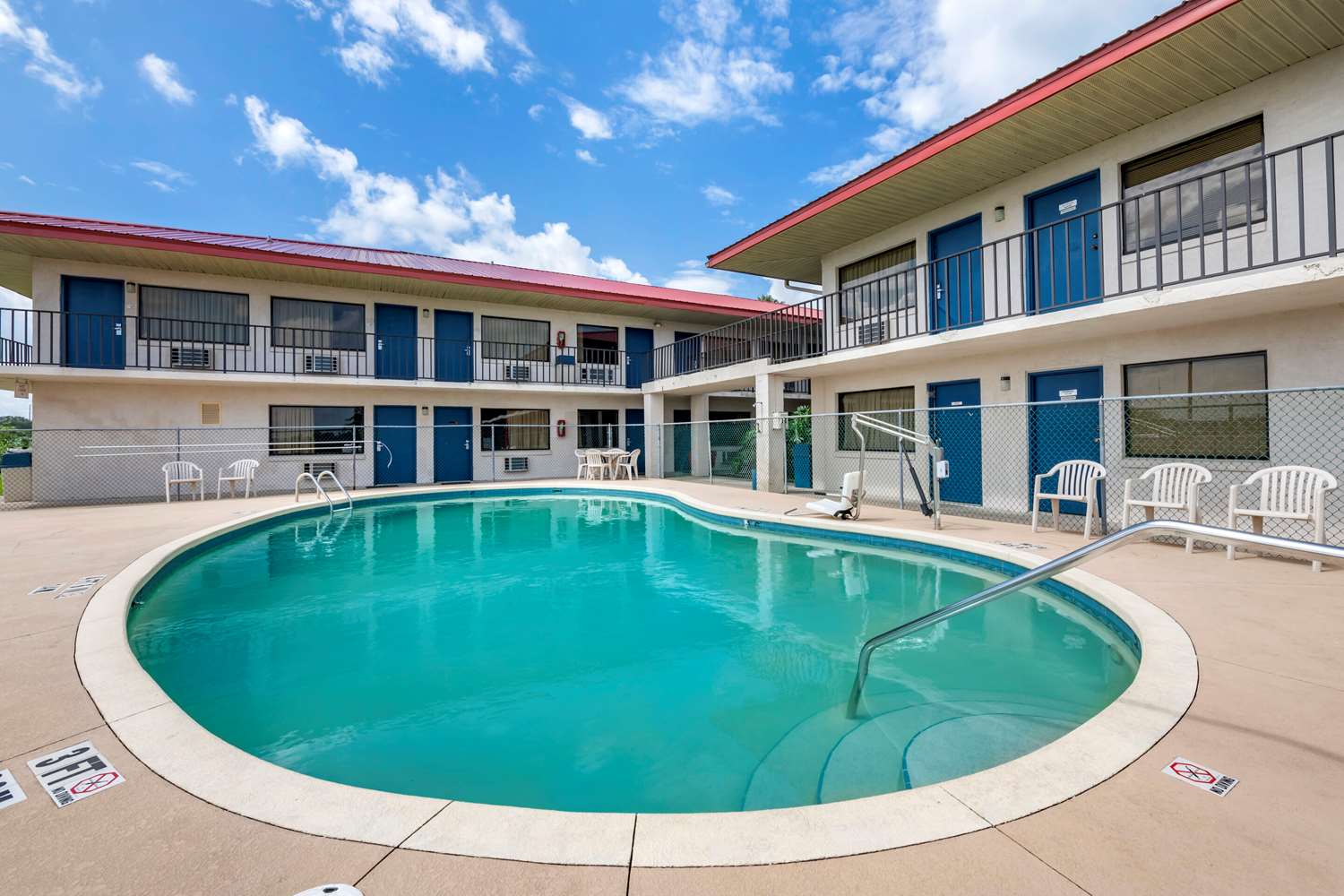 Econo Lodge Sebring Avon Park, FL See Discounts