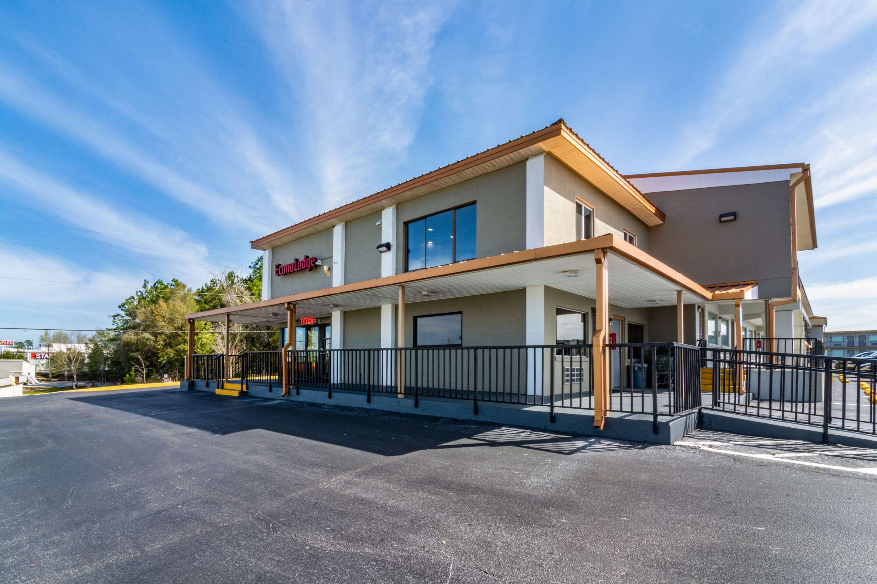 Hotel exterior | Econo Lodge Crestview