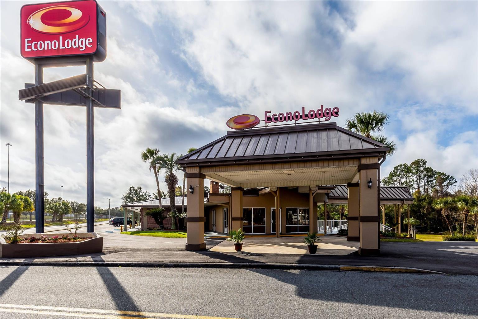 Econo Lodge North