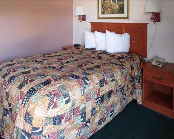  - Rodeway Inn Leesburg