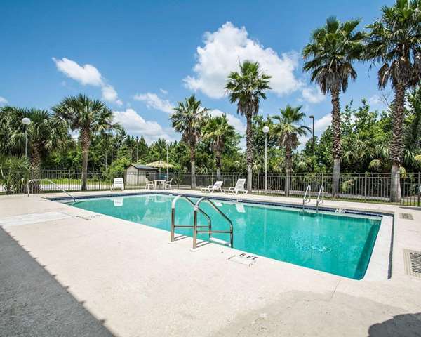 Pool - Quality Inn Elkton - I-95, Exit 311