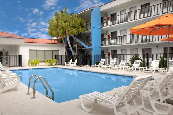 Pool - Quality Inn Mayport Atlantic Beach
