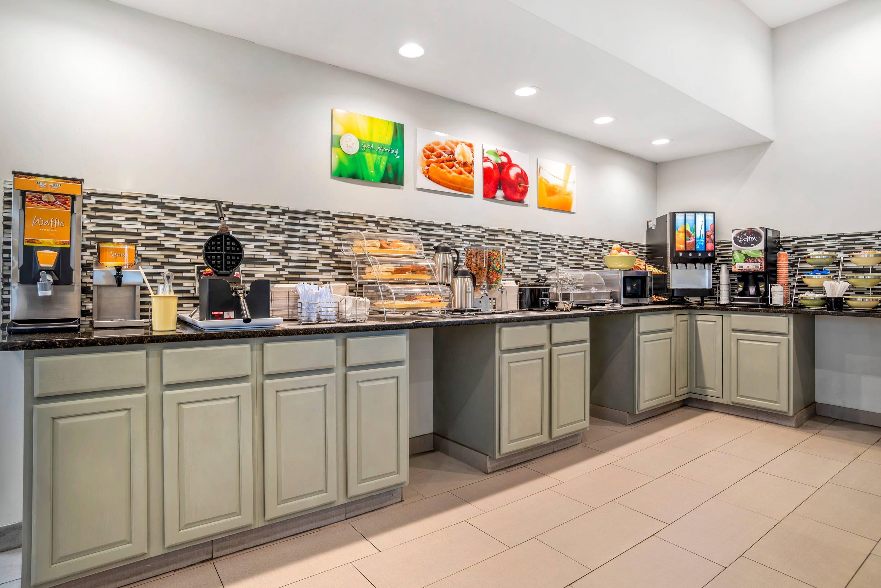 Breakfast counter | Quality Inn & Conference Center