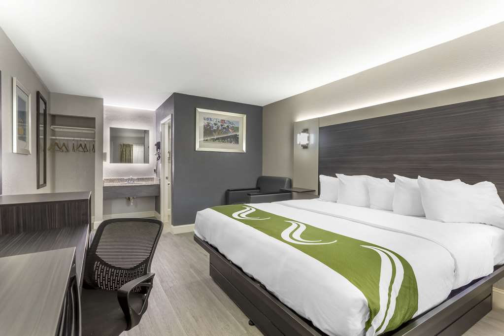 QUALITY INN GAINESVILLE NEAR UNIVER-guestroom-Guest Room,Suite,On-Site.jpg